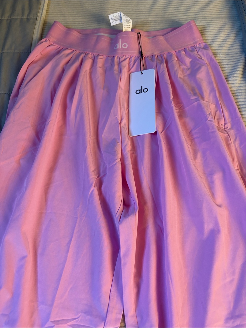 ALO Yoga women’s Pink Skort with Elastic Waistband